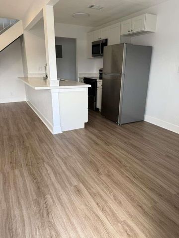 900 E Tiffany Dr 3, West Palm Beach, FL 33407