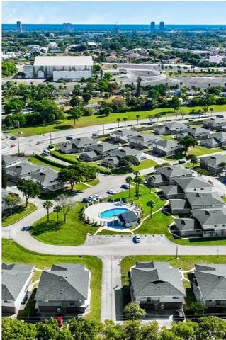 900 E Tiffany Dr 3, West Palm Beach, FL 33407