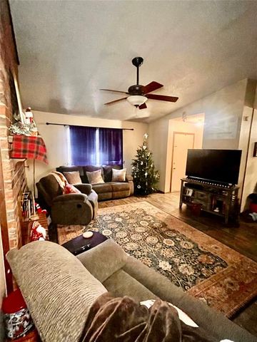 208 Stonewood Drive, Noble, OK 73068