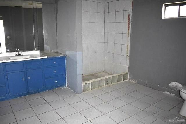 1851 E 3 Mile Line Road, Penitas, TX 78576