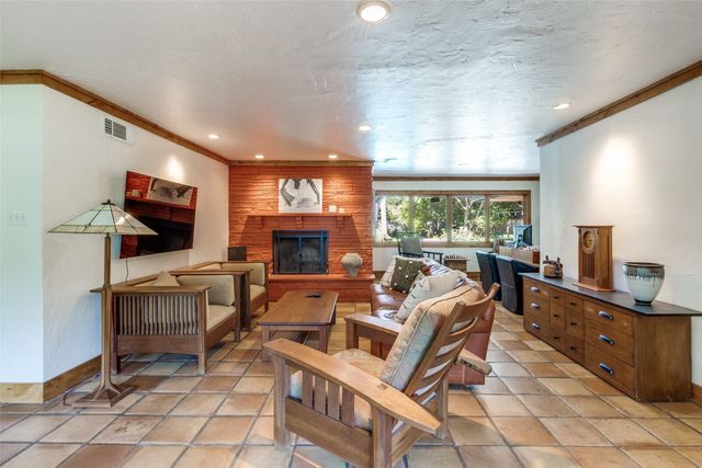 8231 Forest Hills Boulevard, Dallas, TX 75218