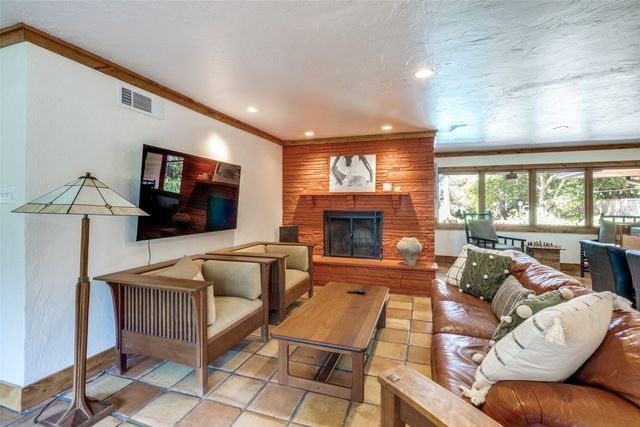 8231 Forest Hills Boulevard, Dallas, TX 75218