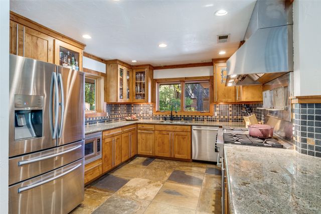 8231 Forest Hills Boulevard, Dallas, TX 75218