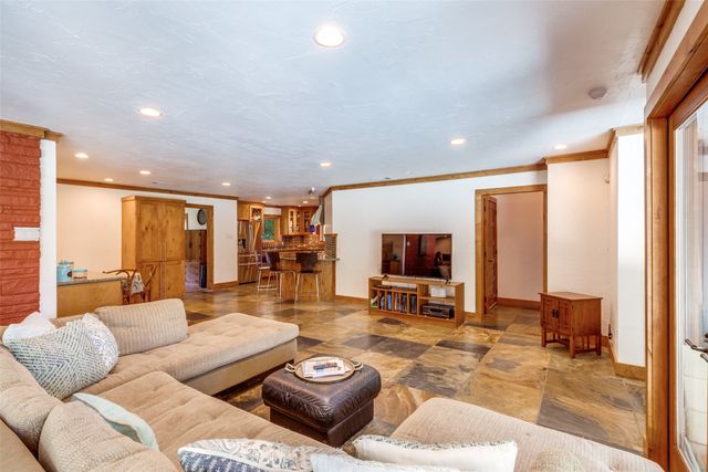 8231 Forest Hills Boulevard, Dallas, TX 75218