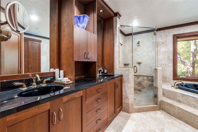 8231 Forest Hills Boulevard, Dallas, TX 75218