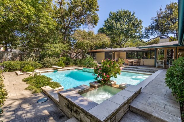 8231 Forest Hills Boulevard, Dallas, TX 75218