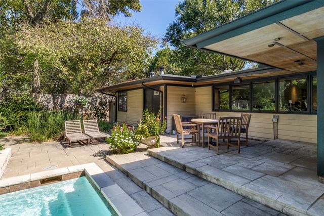 8231 Forest Hills Boulevard, Dallas, TX 75218