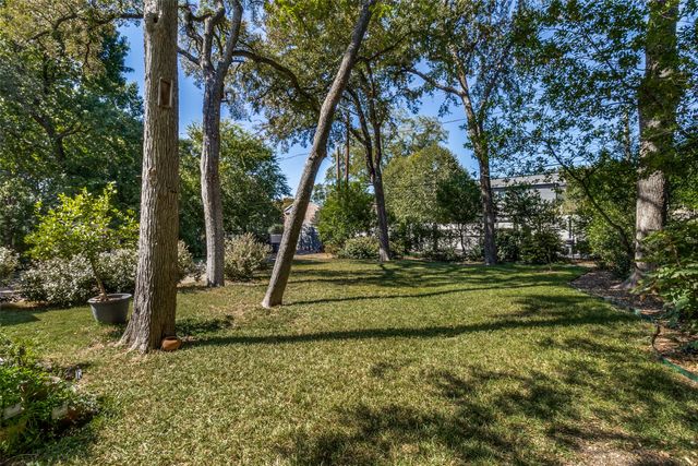 8231 Forest Hills Boulevard, Dallas, TX 75218