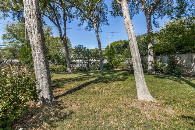 8231 Forest Hills Boulevard, Dallas, TX 75218