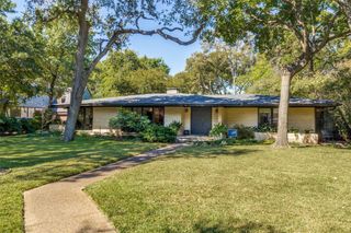 8231 Forest Hills Boulevard, Dallas, TX 75218