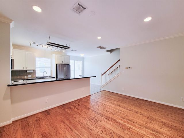 3010 La Branch Street, Houston, TX 77004