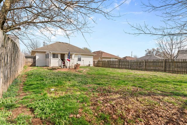 705 N Jonathan Avenue, Springfield, MO 65802