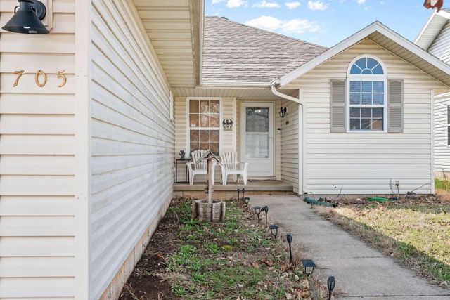 705 N Jonathan Avenue, Springfield, MO 65802