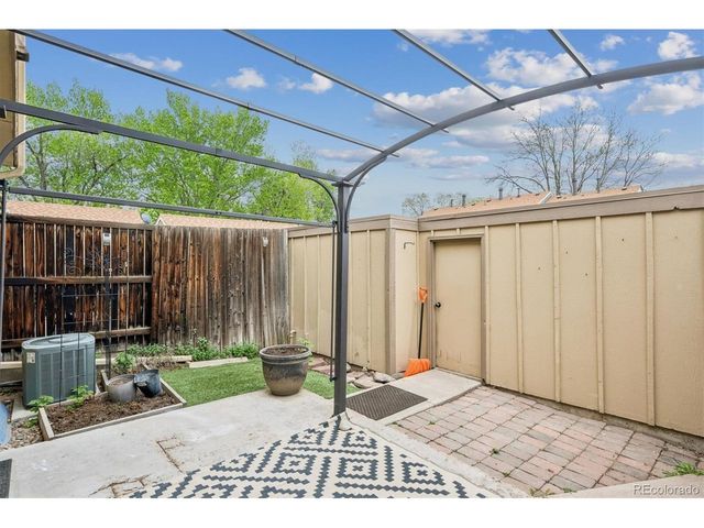 7101 W Yale Ave 303, Denver, CO 80227