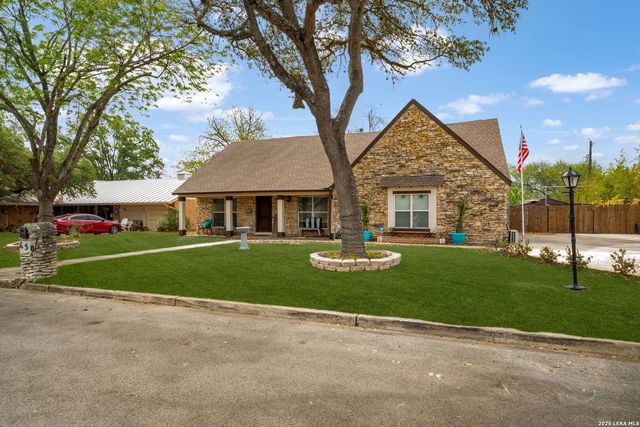 450 SPACEWAY DR, Windcrest, TX 78239