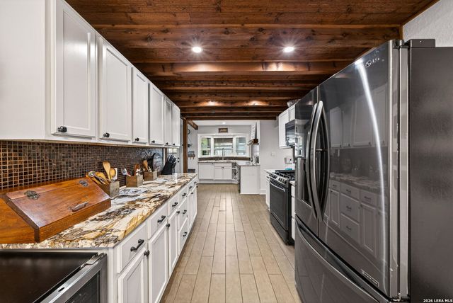 450 SPACEWAY DR, Windcrest, TX 78239