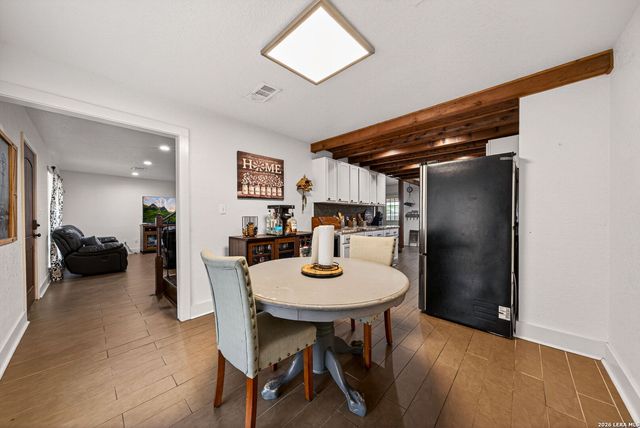 450 SPACEWAY DR, Windcrest, TX 78239