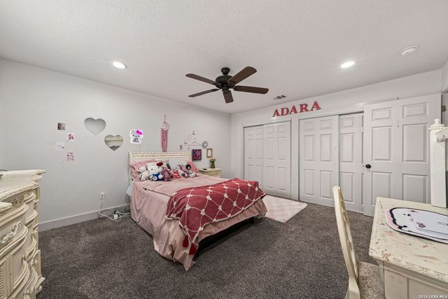 450 SPACEWAY DR, Windcrest, TX 78239