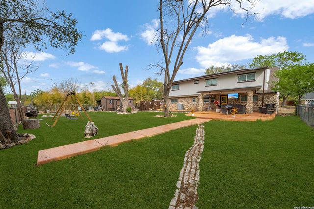 450 SPACEWAY DR, Windcrest, TX 78239