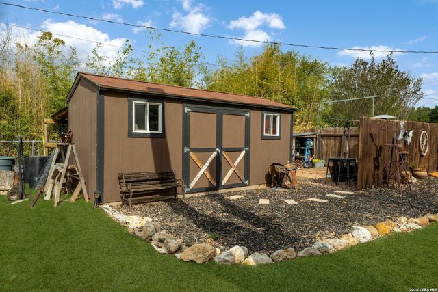 450 SPACEWAY DR, Windcrest, TX 78239