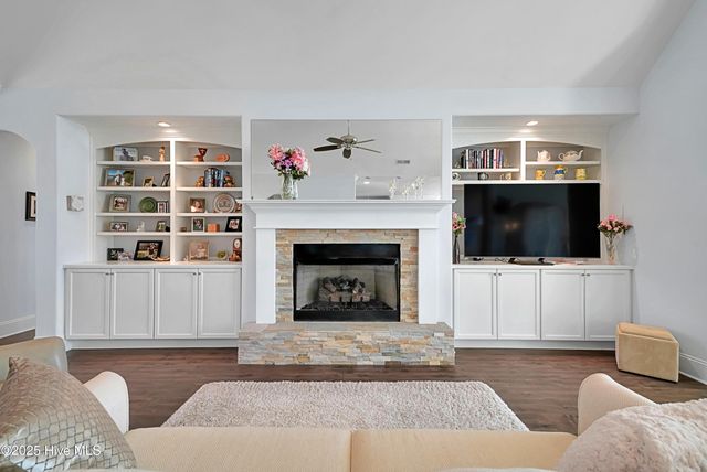 8586 Oak Abbey Trail NE, Leland, NC 28451