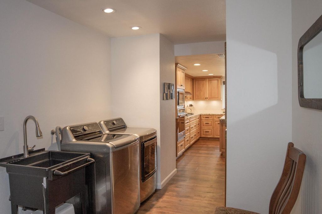 Image 15 of property listing at 31602 Tumbleweed Lane, Yokuts Valley, CA 93675