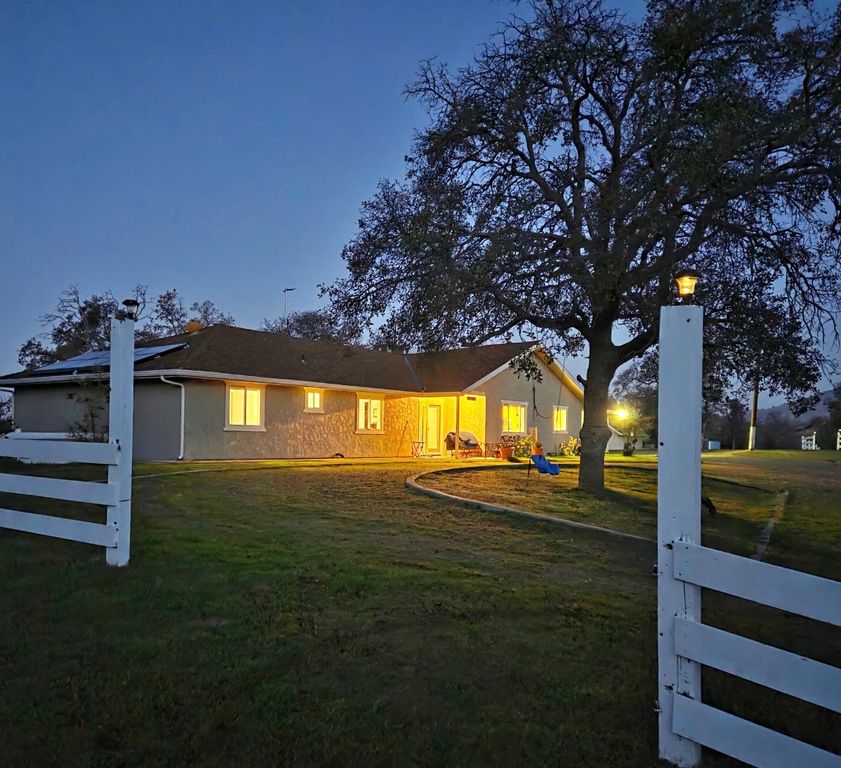 Image 35 of property listing at 31602 Tumbleweed Lane, Yokuts Valley, CA 93675