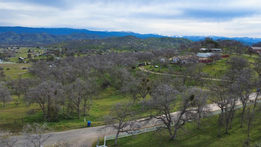 Image 39 of property listing at 31602 Tumbleweed Lane, Yokuts Valley, CA 93675