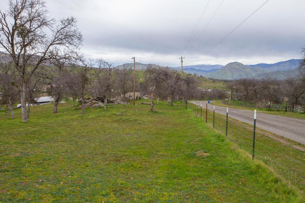 Image 48 of property listing at 31602 Tumbleweed Lane, Yokuts Valley, CA 93675