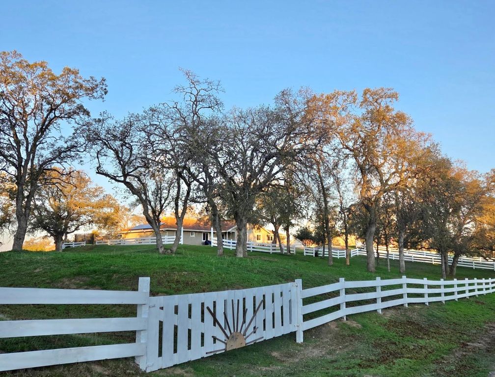 Image 67 of property listing at 31602 Tumbleweed Lane, Yokuts Valley, CA 93675