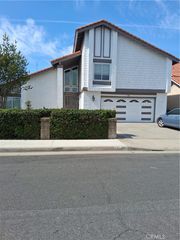 17881 San Rafael 1, Fountain Valley, CA 92708