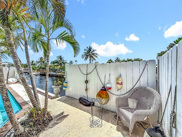 1721 SW 3rd Ave, Pompano Beach, FL 33060