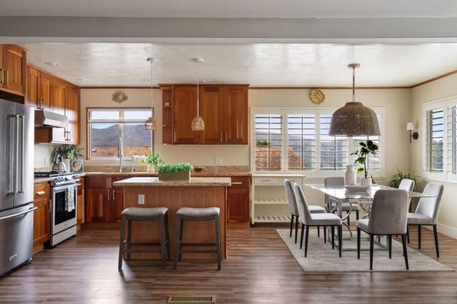 1114 Sheila Lane, Pacifica, CA 94044