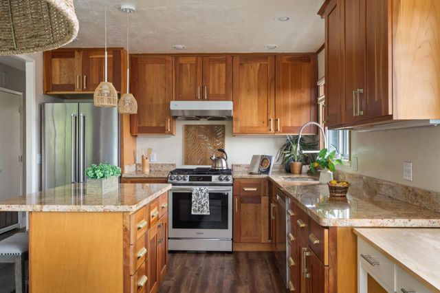 1114 Sheila Lane, Pacifica, CA 94044