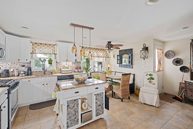 5 Caldwell St, Weymouth, MA 02191