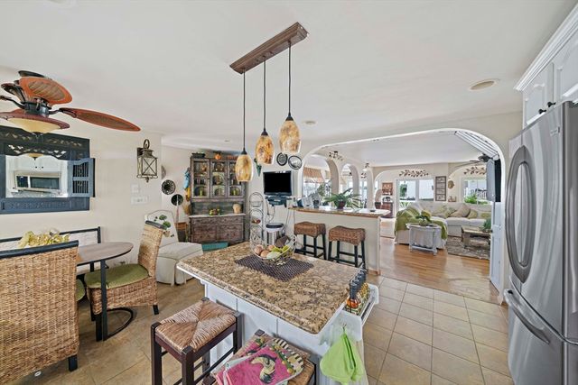 5 Caldwell St, Weymouth, MA 02191