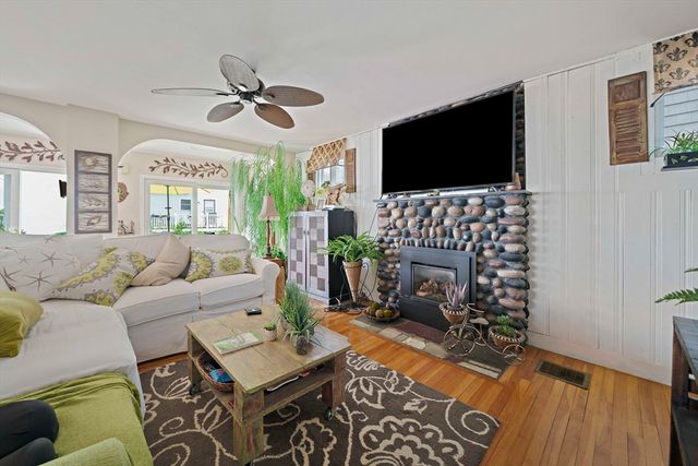 5 Caldwell St, Weymouth, MA 02191