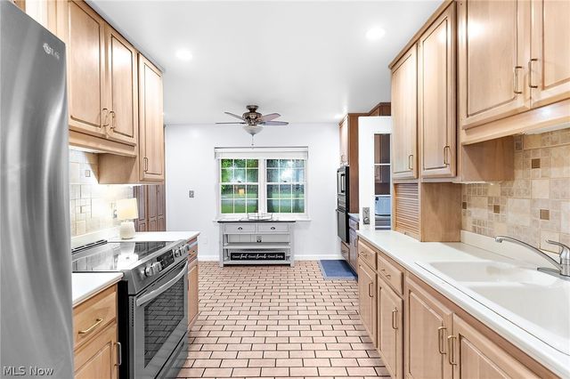 1338 Fox Run Drive, Youngstown, OH 44512