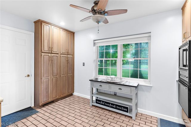 1338 Fox Run Drive, Youngstown, OH 44512