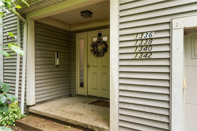 1338 Fox Run Drive, Youngstown, OH 44512