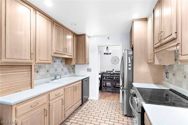 1338 Fox Run Drive, Youngstown, OH 44512