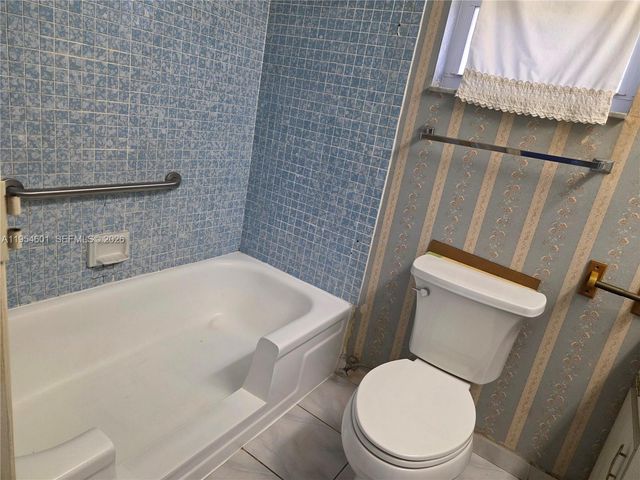 2023 SW 16th Ave, Boynton Beach, FL 33426