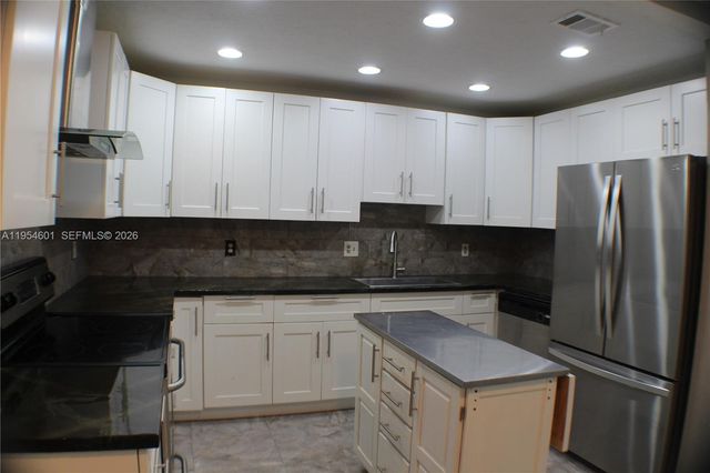 2023 SW 16th Ave, Boynton Beach, FL 33426