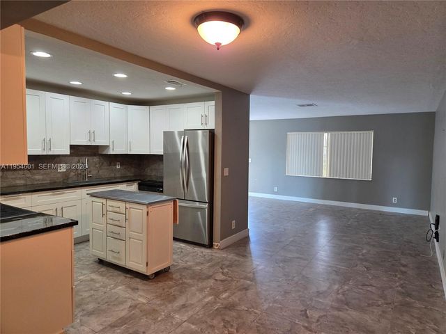 2023 SW 16th Ave, Boynton Beach, FL 33426