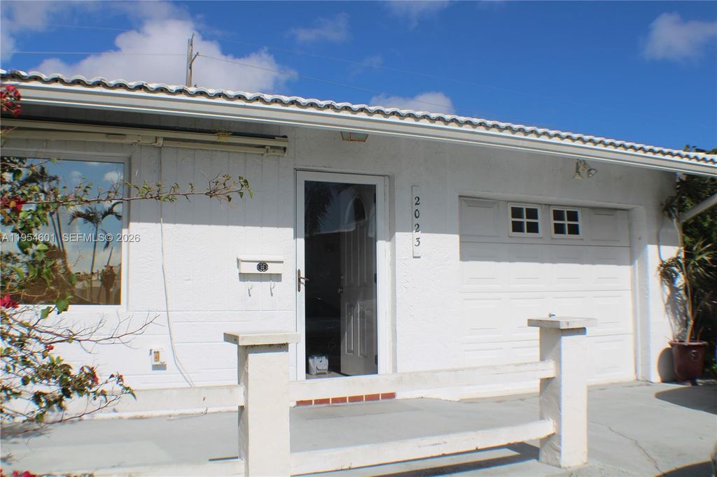 2023 SW 16th Ave, Boynton Beach, FL 33426