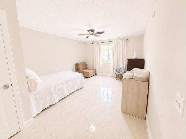 5045 Wiles Road 105, Coconut Creek, FL 33073