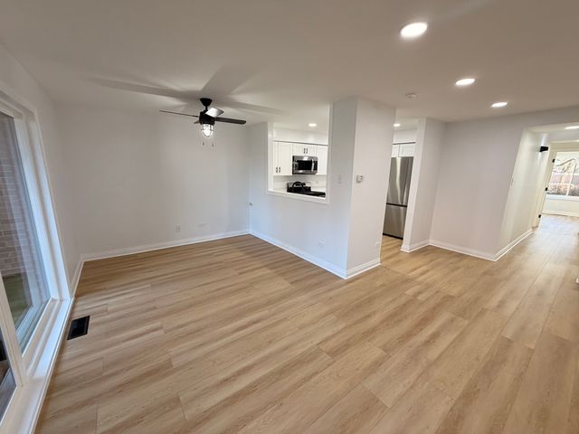 9605 Austin Avenue 1E, Oak Lawn, IL 60453