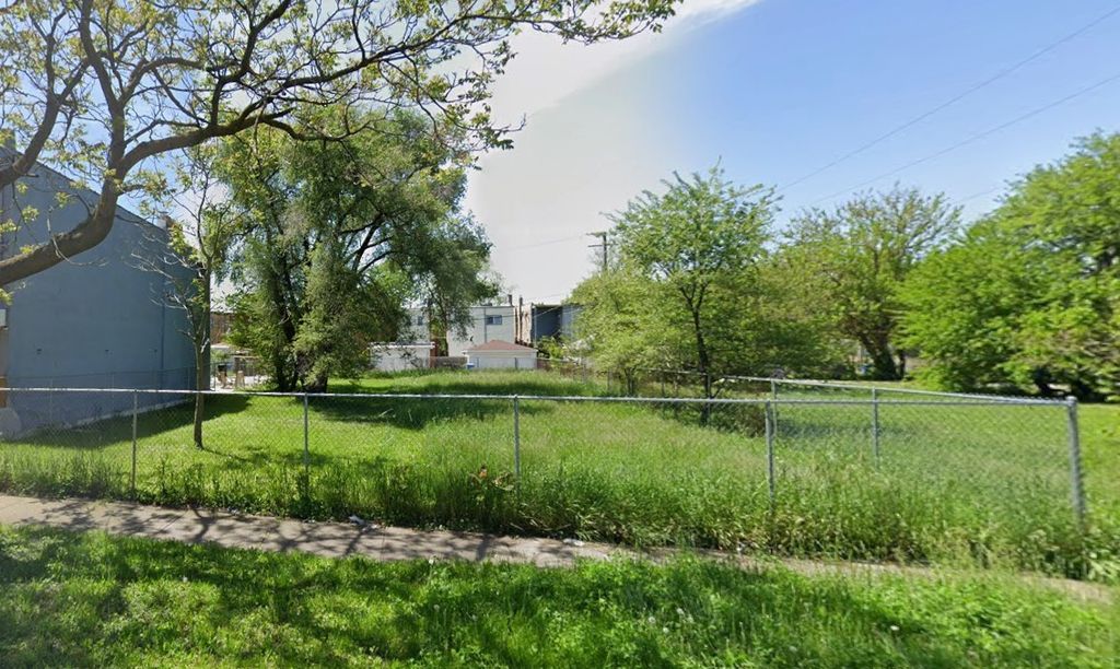 208 N La Crosse Avenue, Chicago, IL 60644