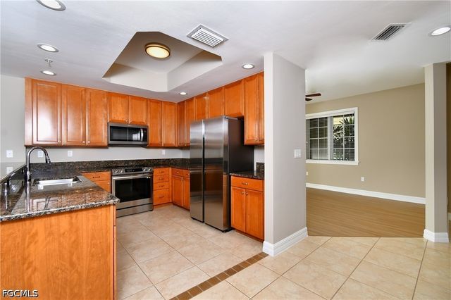 3414 Hancock Bridge PKWY 303, North Fort Myers, FL 33903