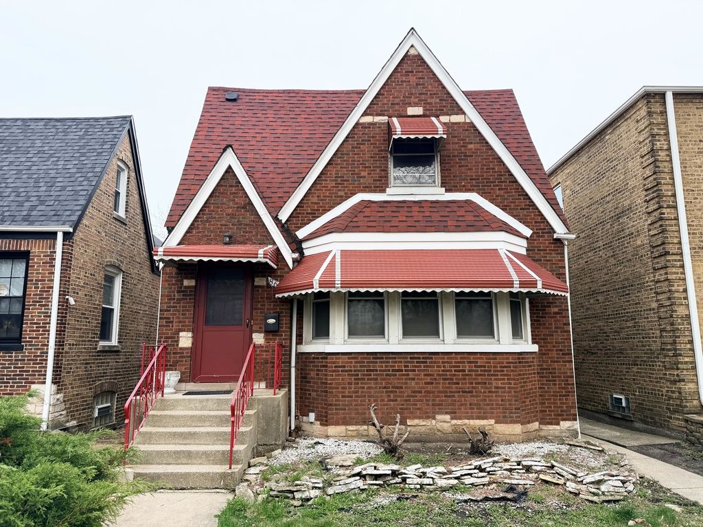 8613 S Dorchester Avenue, Chicago, IL 60619